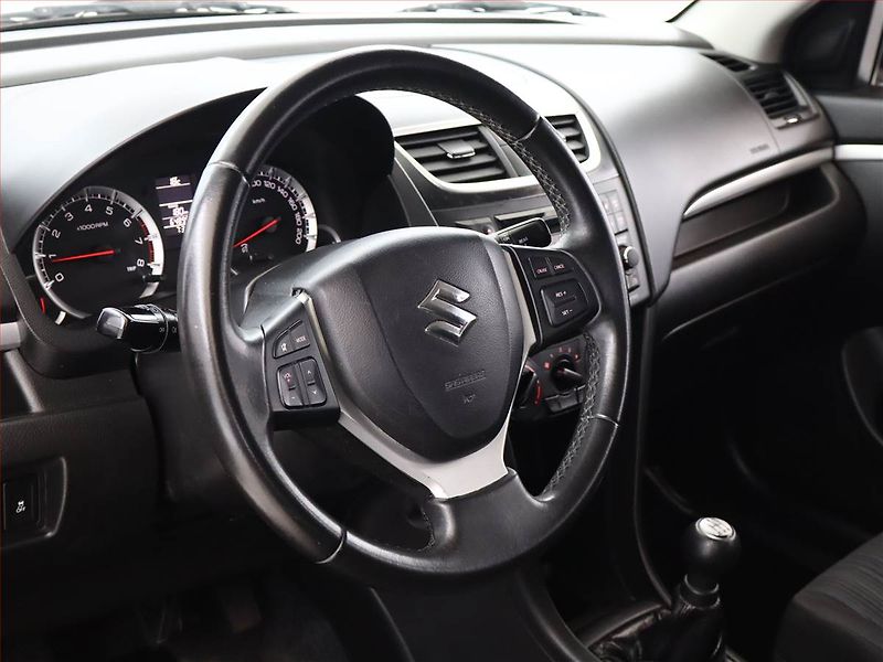 Suzuki Swift (2016) 1.2, 4X4, Tempomat - fotka 12 z 12