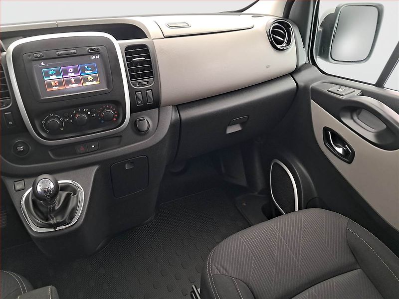 Renault Trafic (2016) 1.6 dCi, Bus, 8Míst, ČR, 1Maj - fotka 8 z 19