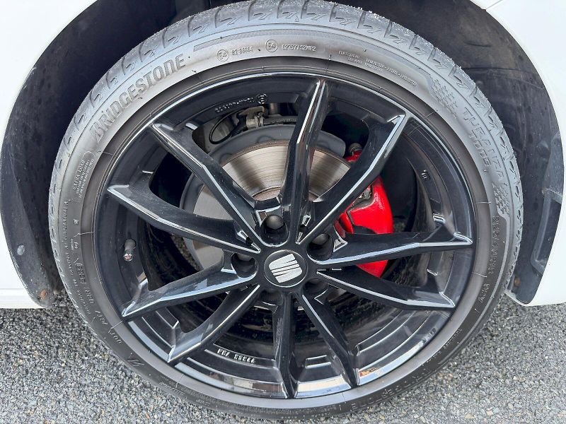Seat Leon (2023) 1.5 TSI 96kW FR - fotka 35 z 35