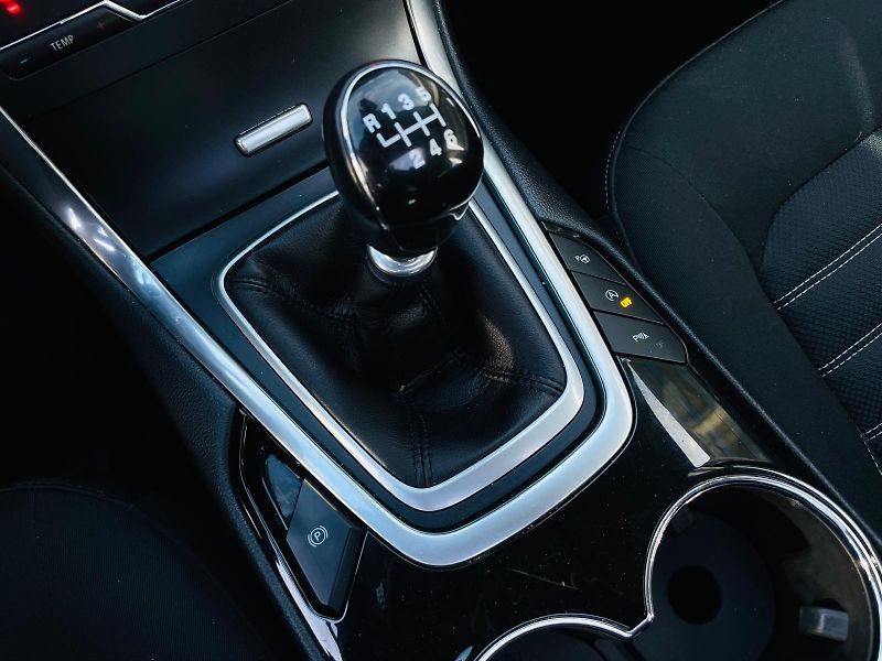 Ford Galaxy 2.0TDCi MANUÁL 7MÍST 1.MAJITEL - fotka 37 z 55