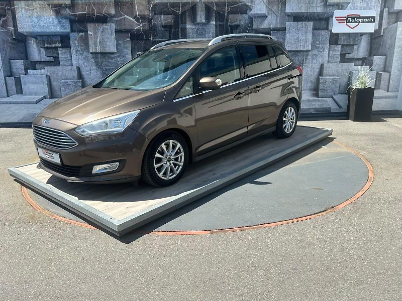Ford Grand C-MAX (2016) 2.0TDCi, 110KW, TITANIUM - fotka 3 z 23