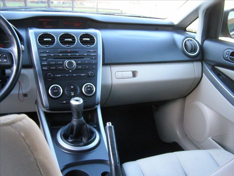 Mazda CX-7 2,2   4x4 162000km - fotka 14 z 27