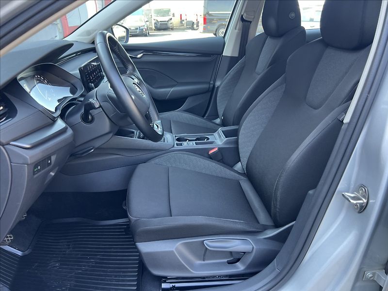 Škoda Octavia 2,0 TDI 85kW Active Combi - fotka 10 z 37