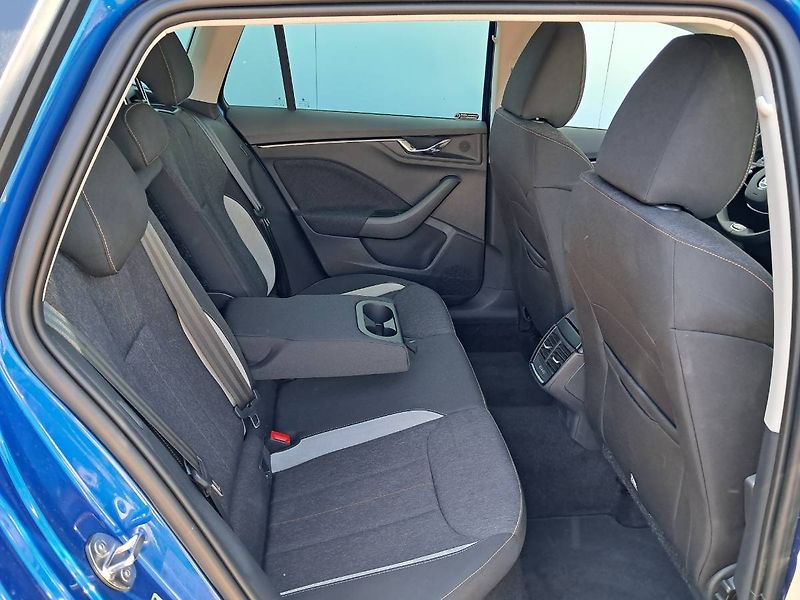 Škoda Kamiq (2024) Top SELECTION 1.0 TSI / 85KW M - fotka 24 z 30