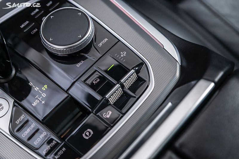 BMW X5 xDrive40d*vzduch*pano*záruka - fotka 33 z 44