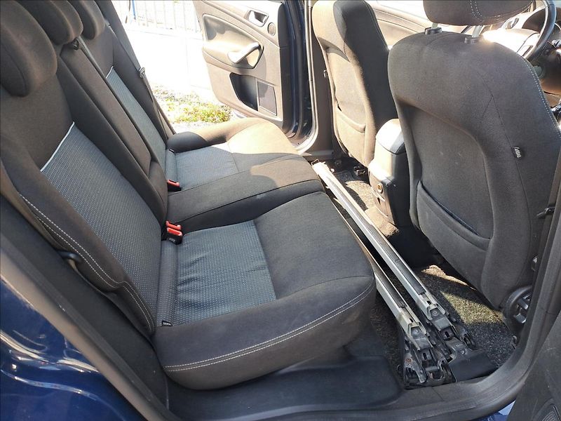 Ford Mondeo 2,0 TDCI - fotka 7 z 15
