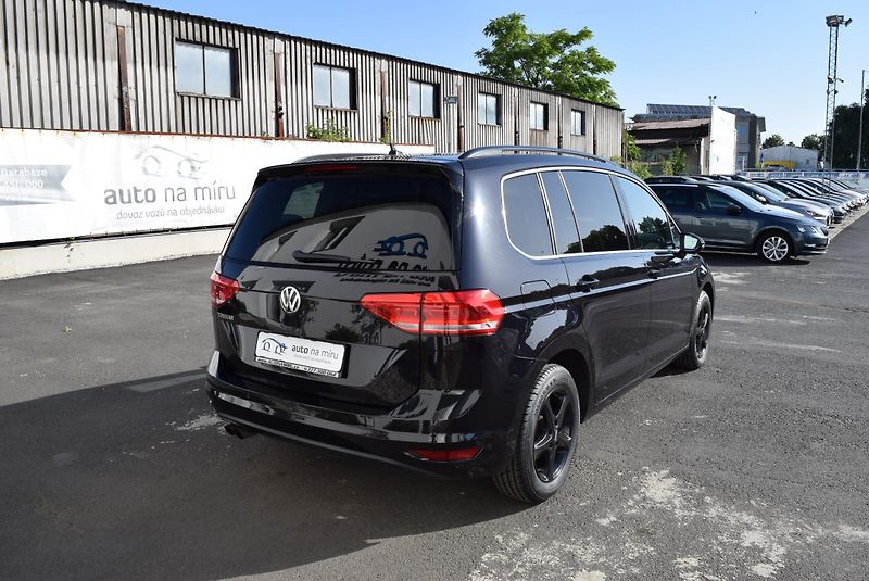 Volkswagen Touran (2018) 1.4TSI 110kw CLBMT 7MÍST LED  - fotka 7 z 48