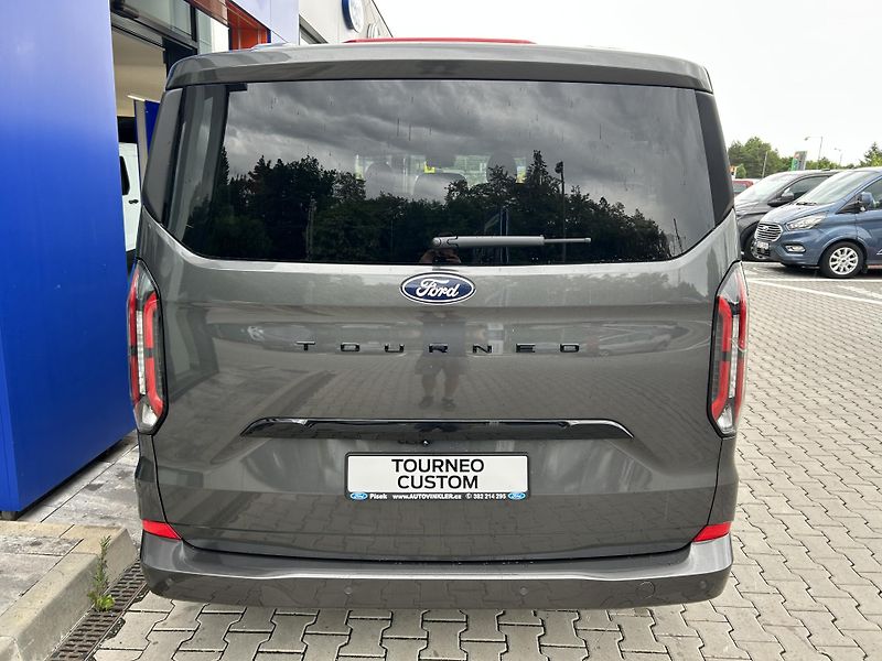 Ford Tourneo Custom Titanium L2 2.0 EcoBlue 110 kW - fotka 7 z 36
