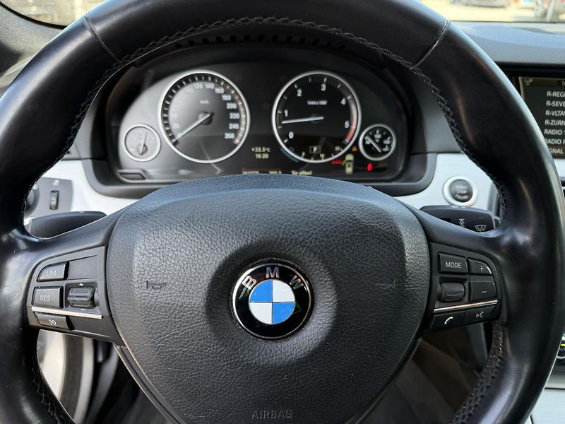BMW Řada 5 530d (F11) M-paket 180kW - fotka 14 z 21