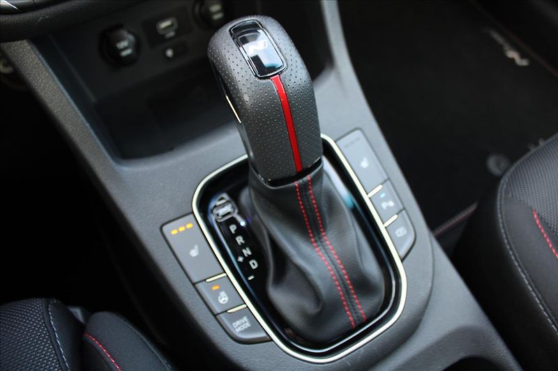 Hyundai i30 1,5 TGDI  1MAJ,AT,NLINE,ZÁRUKA - fotka 21 z 35