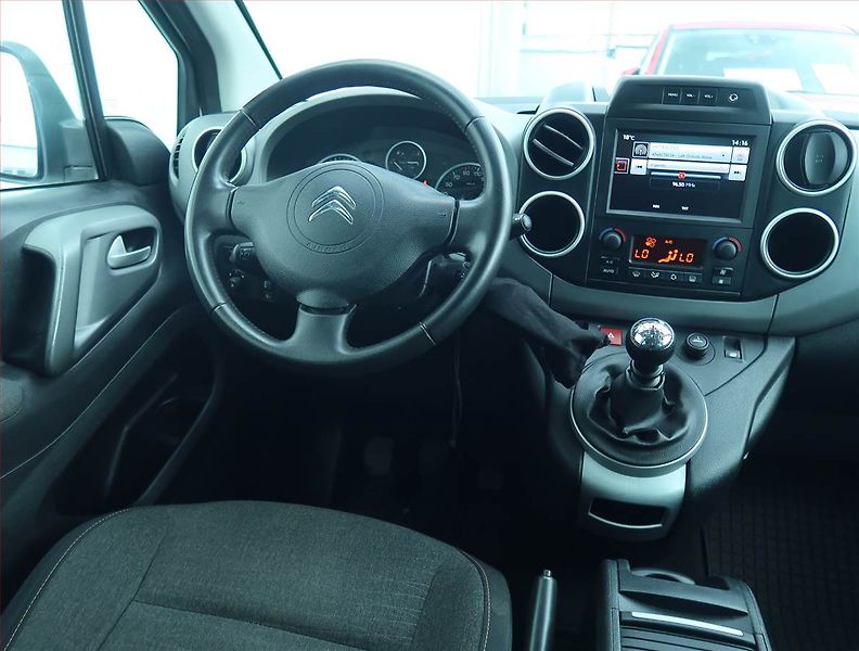 Citroën Berlingo (2016) Shine 1.6 BlueHDi, 5Míst, ČR - fotka 7 z 17