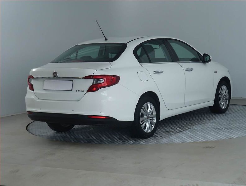 Fiat Tipo (2016) 1.6 16V, Automat, Tempomat - fotka 5 z 14