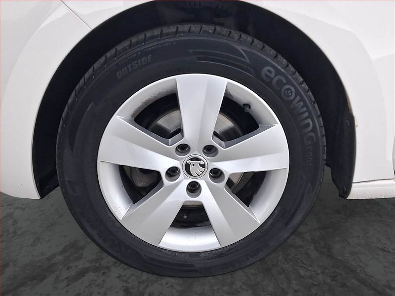 Škoda Rapid (2017) 1.2 TSI, Navi - fotka 15 z 19