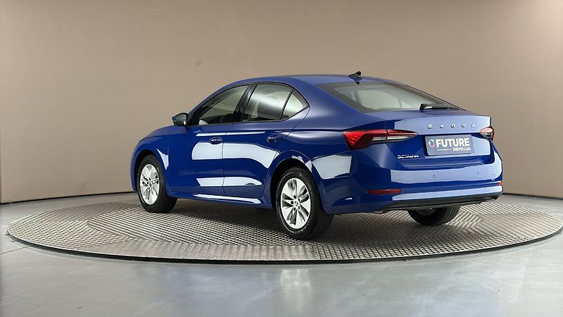 Škoda Octavia 2.0 TDI Ambition - fotka 2 z 24