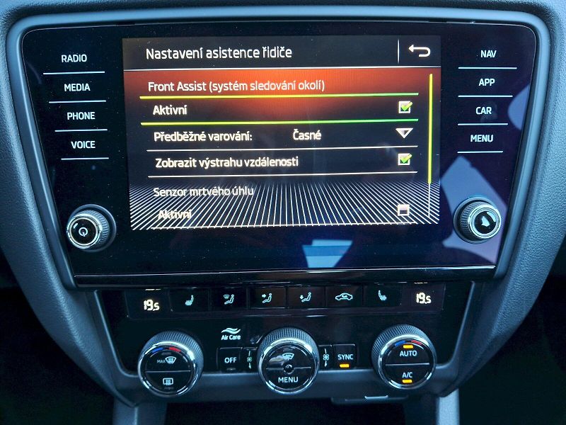 Škoda Octavia (2019) Style Plus DSG 2,0TSi 140kW - fotka 25 z 34