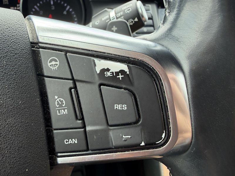 Land Rover Discovery Sport 2.2 TD4 4X4 XENON KŮŽE TAŽNÉ - fotka 19 z 44