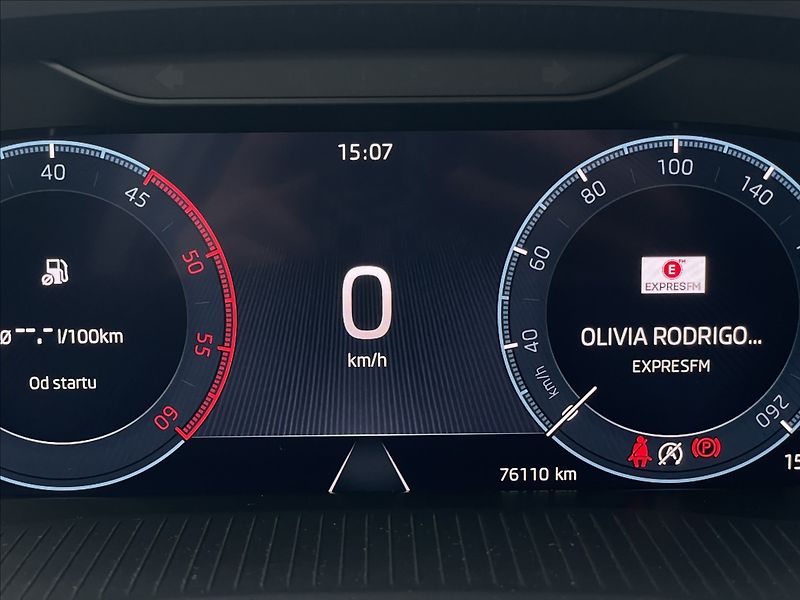 Škoda Octavia 2,0 TDI Combi Ambition Plus - fotka 10 z 23