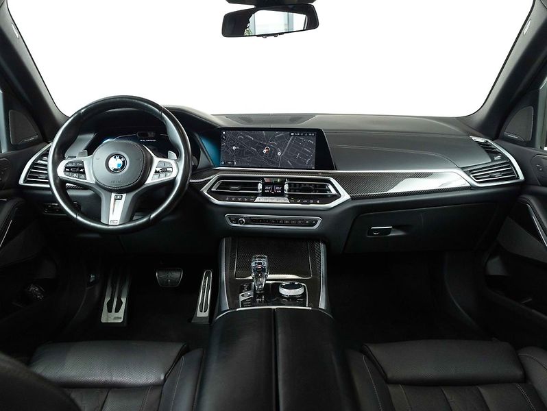 BMW X5 M50i - fotka 12 z 24