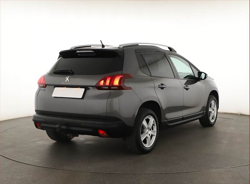 Peugeot 2008 (2018) 1.2 PureTech, Tempomat - fotka 5 z 16