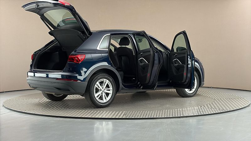 Audi Q3 2.0 35TDI S Tronic - fotka 6 z 24