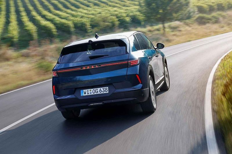 Nový Opel Grandland při první tuzemské testovací jízdě