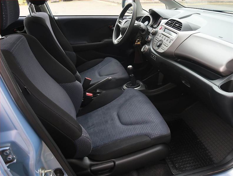 Honda Jazz (2010) 1.2 i-VTEC, nová STK, Tažné - fotka 9 z 15