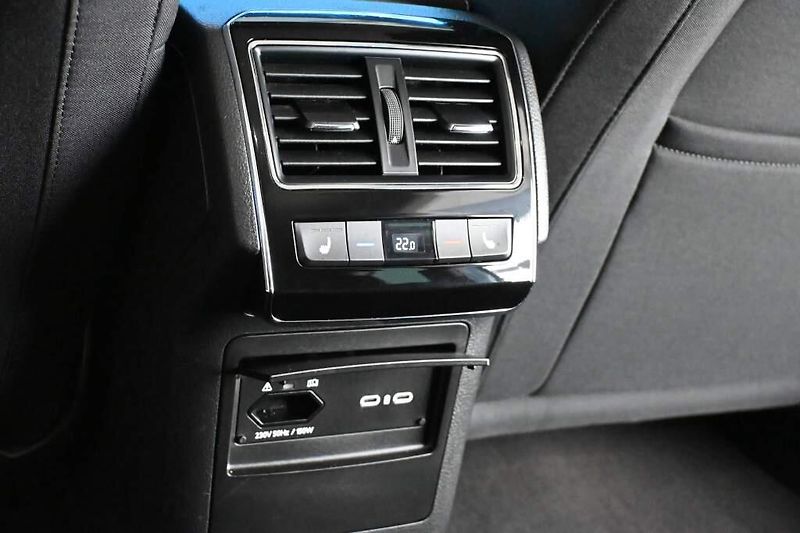 Škoda Superb (2023) 2.0 DSG STYLE Matrix LED VIRTU - fotka 27 z 38