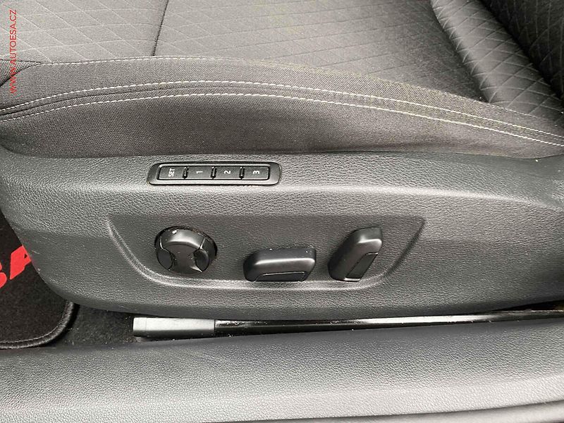 Škoda Superb (2015) 2.0 TDi, Style, DSG, bixen - fotka 15 z 20