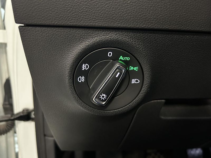 Škoda Karoq (2018) 1.6TDi Style Plus LED NAVI TZ - fotka 18 z 32