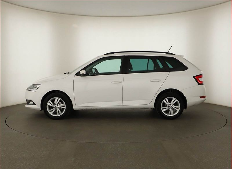 Škoda Fabia (2022) Ambition 1.0 TSI, ČR,1.maj - fotka 3 z 13