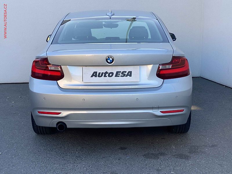 BMW Řada 2 (2014) 2.0i 220i, AT, kůže - fotka 5 z 18