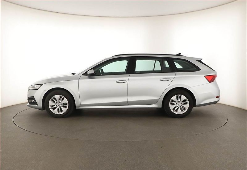 Škoda Octavia (2022) Ambition 2.0 TDI, ČR,1.maj - fotka 3 z 18
