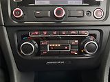 Volkswagen Golf (2010) 1.6 TDI, nová STK, udržované - náhled 14