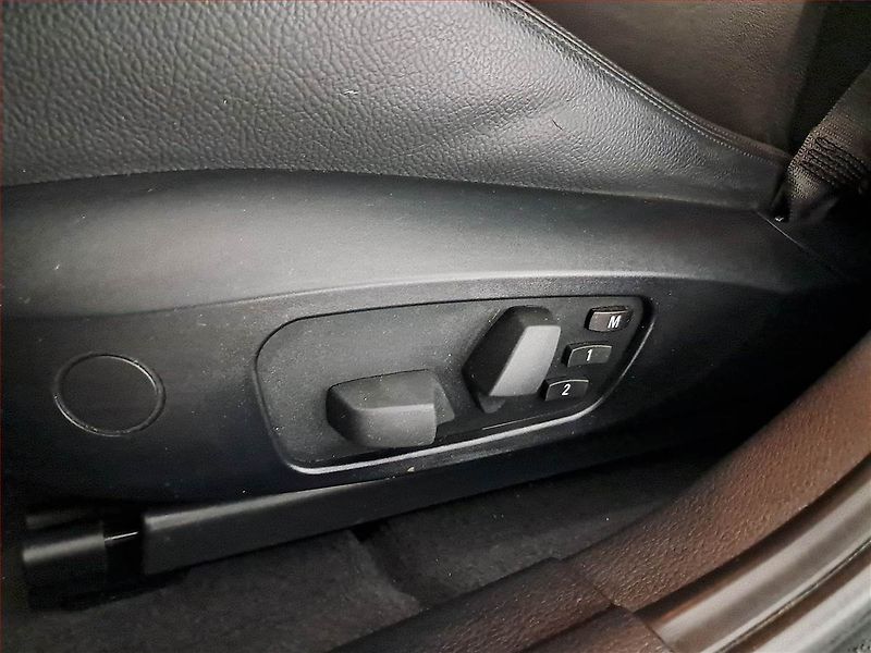 BMW X1 (2012) sDrive20i, Automat, Tempomat - fotka 16 z 16