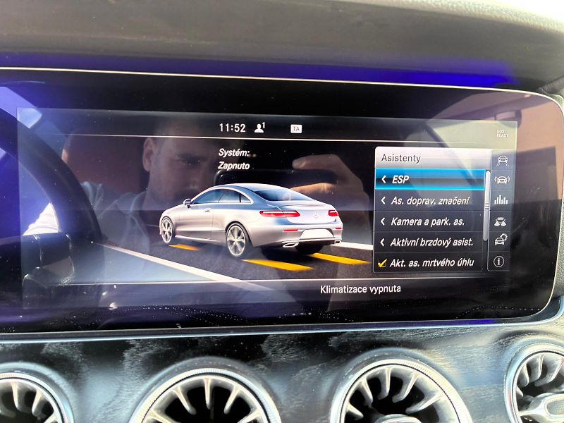 Mercedes-Benz Třídy E (2017) 220D, 143KW, VZDUCH, ACC,  - fotka 23 z 24