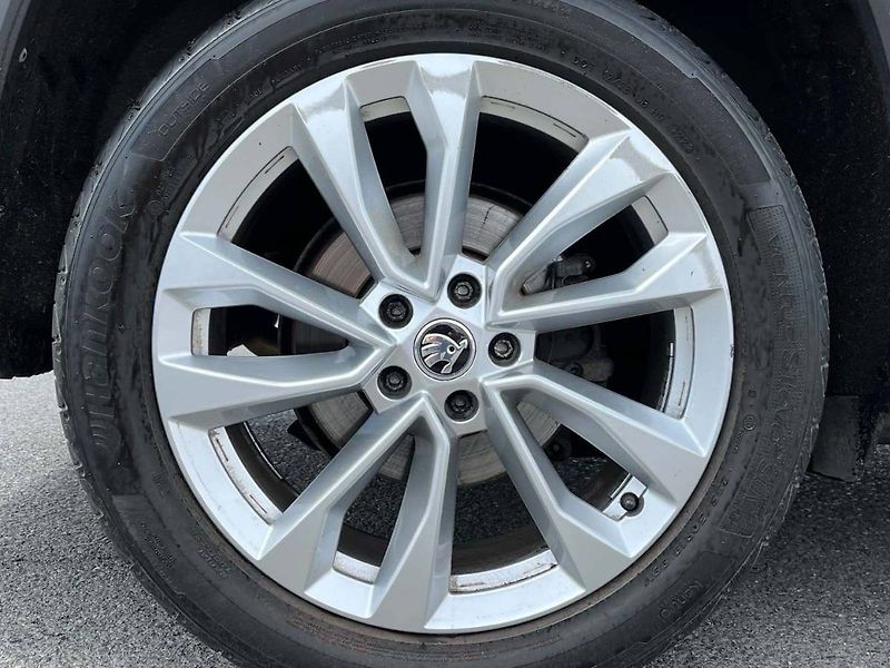 Škoda Kodiaq (2023) 2.0 TSI Sportline 4x4 - fotka 7 z 20