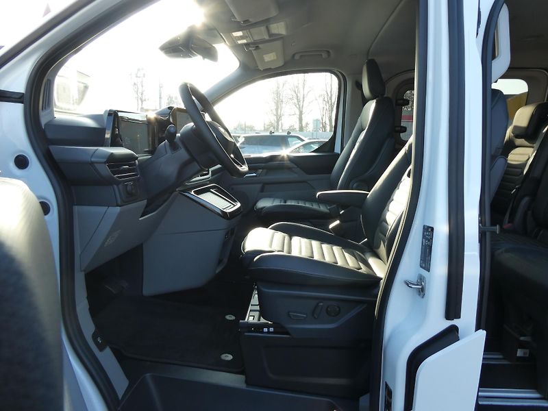 Ford Tourneo Custom (2026) L2,TITANIUM X,8Míst,AWD automat - fotka 6 z 12