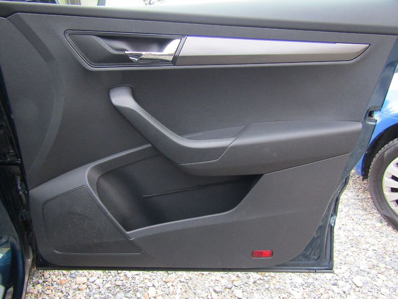 Škoda Karoq (2019) 1.0 TSI 81kW KAMERA - fotka 26 z 41