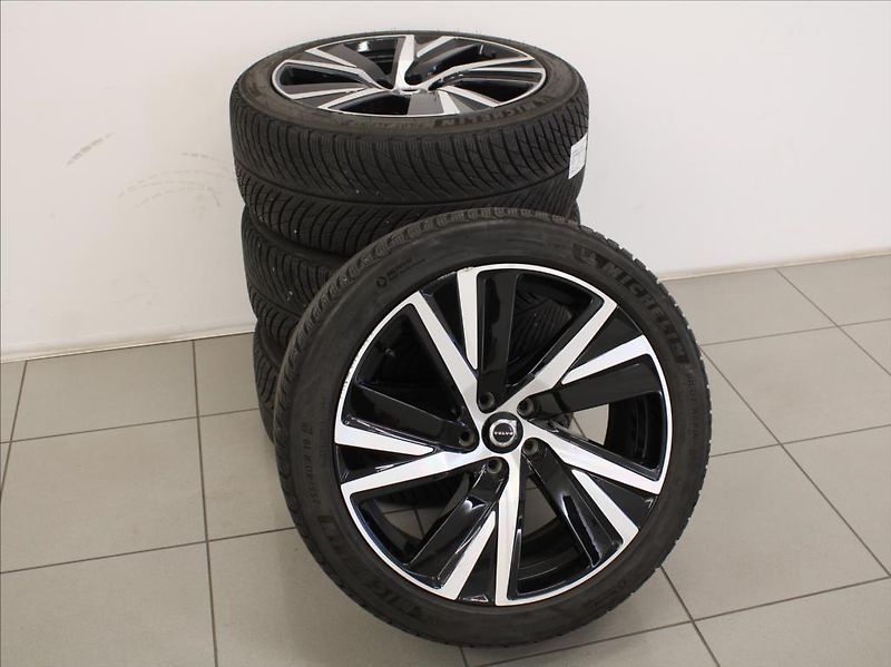 Volvo V90 2,0 T8 AWD PLUS Dark 59tkm. - fotka 27 z 27