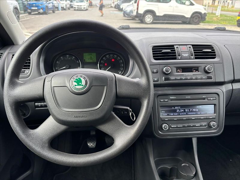 Škoda Fabia 1,2 TSI  Top výbava + Serviska - fotka 11 z 22