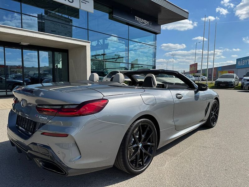 BMW Řada 8 M850i xDrive Cabrio 2025/09 - fotka 7 z 24