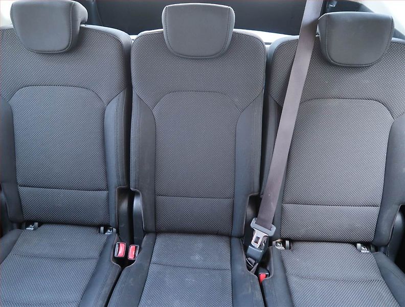 Kia Carens (2015) 1.7 CRDi, Automat, Tempomat - fotka 10 z 16