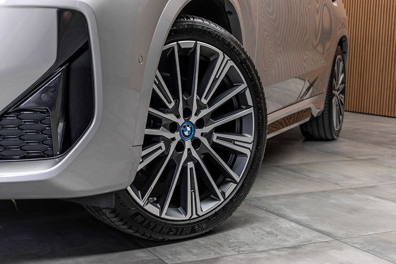 BMW iX1 xDrive30 REZERVACE - fotka 39 z 47