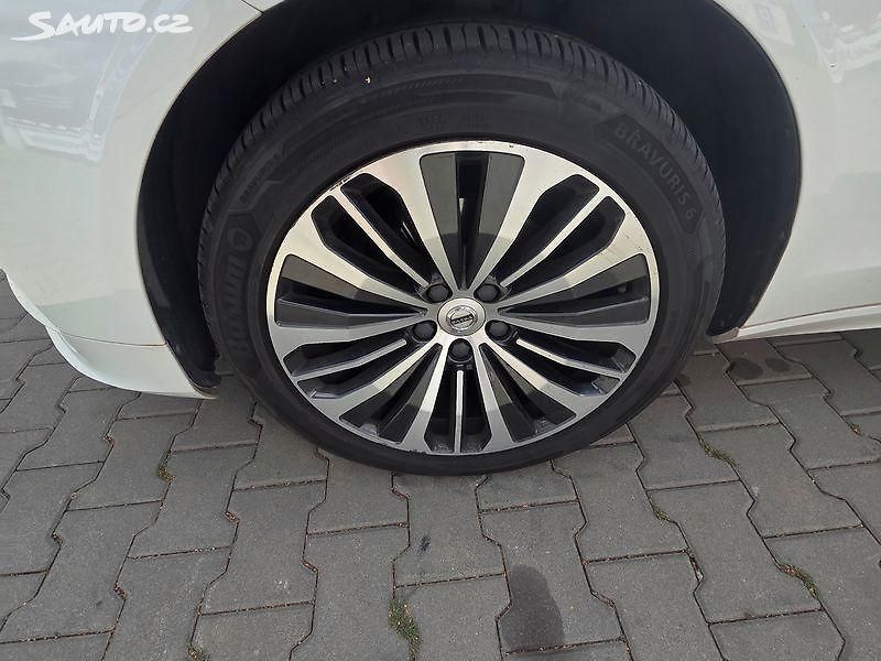 Volvo V90 (2019) servis Volvo, 100% dámské, Top - fotka 17 z 20
