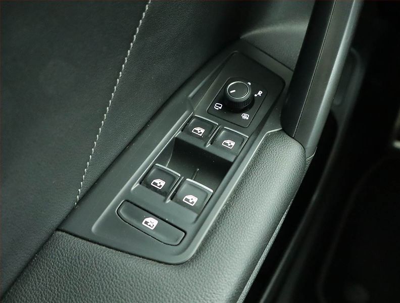Volkswagen Tiguan Allspace (2022) R-Line 2.0 TDI - fotka 14 z 15