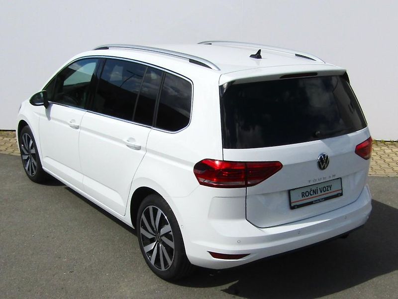Volkswagen Touran Highline 1,5 TSI 110KW DSG - fotka 14 z 30