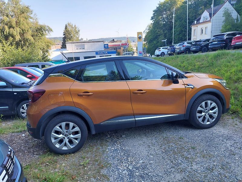 Renault Captur (2021) II. Intens GPF 1.3TCe 103kW - fotka 3 z 17