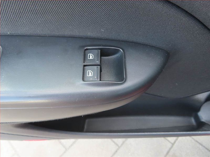 Škoda Octavia (2007) Ambiente 2.0 TDI, Tempomat - fotka 15 z 18