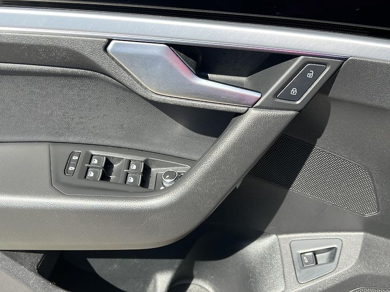 Volkswagen Touareg (2019) 3.0TDi*210kW*4x4*Servis*Tažné - fotka 10 z 41