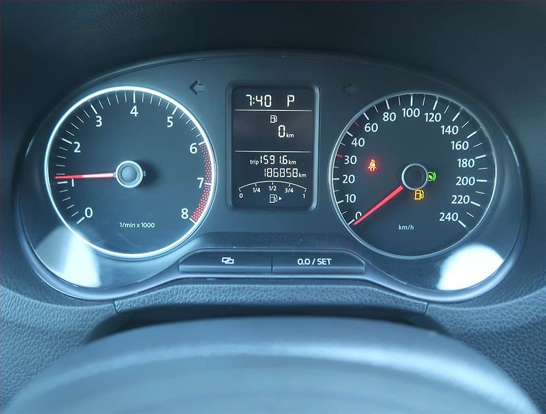 Volkswagen Polo (2011) Comfortline 1.2 TSI, Automat - fotka 11 z 14